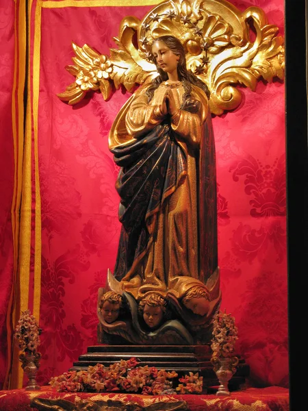 Nuestra Señora en la ventana —  Fotos de Stock
