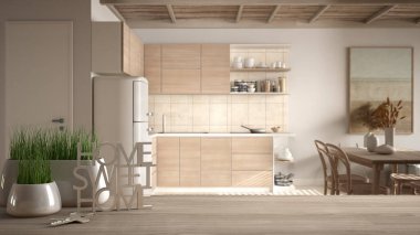 Ahşap masa, masa ya da rafta saksı bitkisi, ev anahtarı ve 3D harfler var. Güzel ev, güzel ev mutfak ve yemek odası, mimari iç tasarım, kopya alanı arka planı.