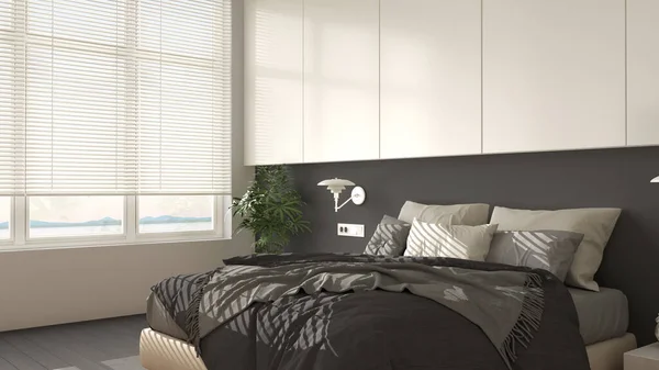 パケット 大きな窓 家の植物 柔らかい羽毛布団と枕付きのパノラマの白と濃い灰色のミニマリストの寝室 エコグリーンコンセプト インテリアデザイン — ストック写真