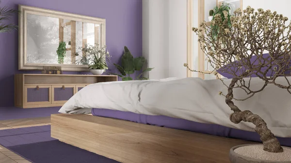 白とリラックストーン 寄木の床 ダブル木製ベッド 花の盆栽を閉じる ミラーと鉢植え モダンなインテリアデザインで日本スタイルのミニマリストの寝室 — ストック写真