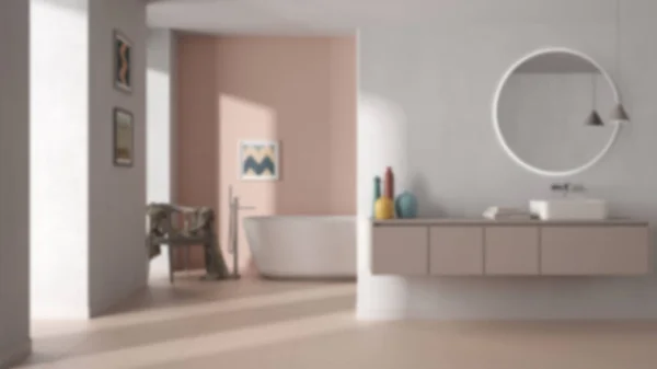 模糊的背景 现代简约的浴室 带有镜子的洗脸盆 瓷砖和混凝土墙壁 扶手椅 彩色花瓶和装饰 室内设计理念 — 图库照片