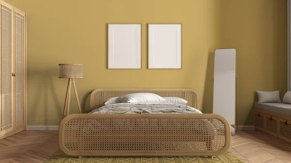 Çerçeve modeli, modern ahşap yatak odası, sarı tonlu rattan mobilyalar, yorgan ve yastıklı çift yatak, halı, ayna, lamba ve dekorlar. Herringbone parke, iç tasarım.