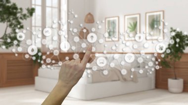Işıldayan akıllı ev arayüzü, geometrik arkaplan, bağIı çizgi ve noktalar şeylerin internetini gösteriyor, el işaretleri yatak odasının içini işaret ediyor, ev otomasyonu kavramı