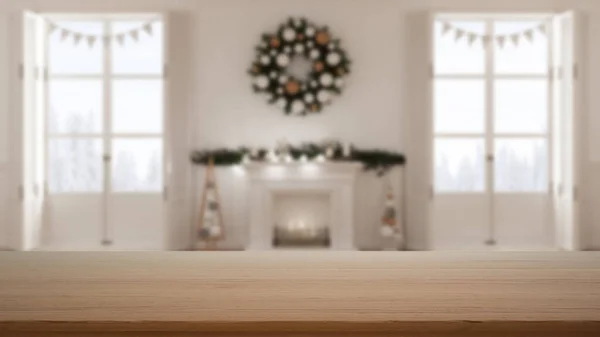 Leerer Holztisch Schreibtisch Oder Regal Mit Verschwommenem Blick Auf Weihnachten — Stockfoto