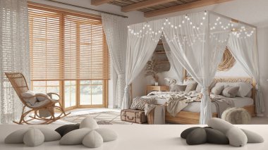 Beyaz masa, masa ya da raf. Yıldız ya da çiçek şeklinde beş yumuşak beyaz yastıkla bohem yatak odasında, iç mimarisi bohem.