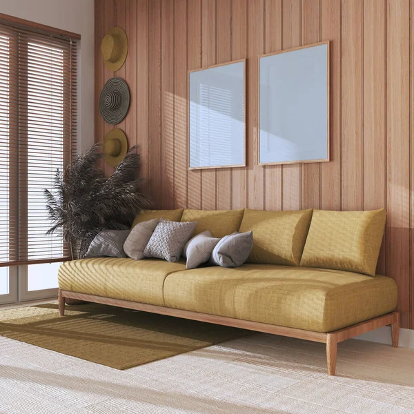 Ahşap oturma odası, çerçevesi sarı tonlarda. Yastıklı kumaş kanepe, panjurlu pencere. Çiftlik evi iç tasarımı