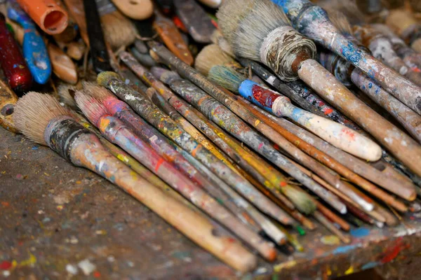 Many Used Dirty Brushes Artist Workshop — Stock Photo, Image