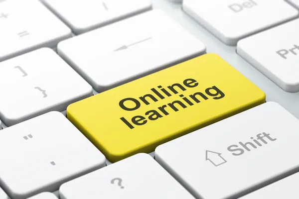 Концепция образования: компьютерная клавиатура с онлайн обучением — стоковое фото