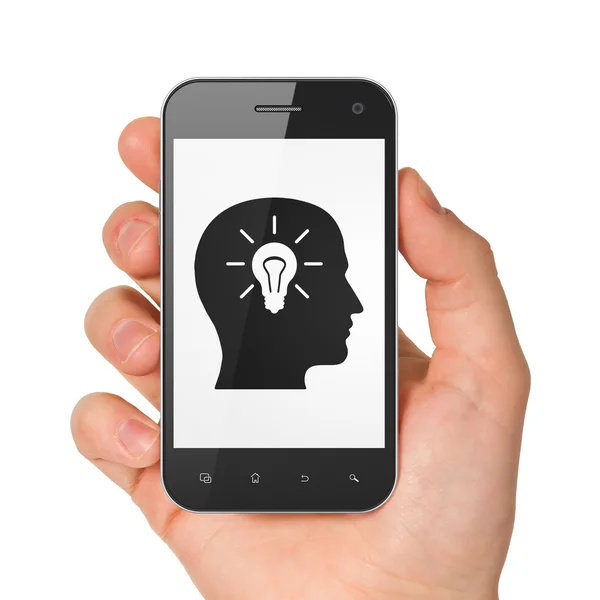 Informationskonzept: Kopf mit Glühbirne am Smartphone — Stockfoto
