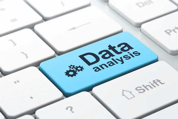 Informatie concept: Gears en gegevensanalyse op computer keyboar — Stockfoto