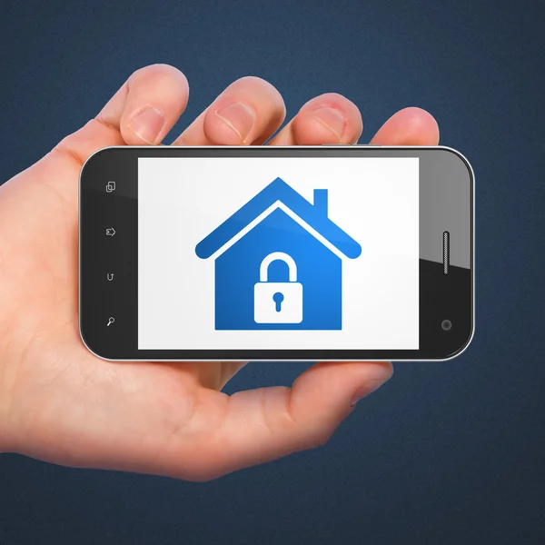 Concetto di sicurezza: casa su smartphone — Foto Stock