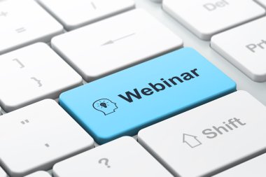 Eğitim kavramı: kafa Whis Lightbulb ve bilgisayar k Webinar