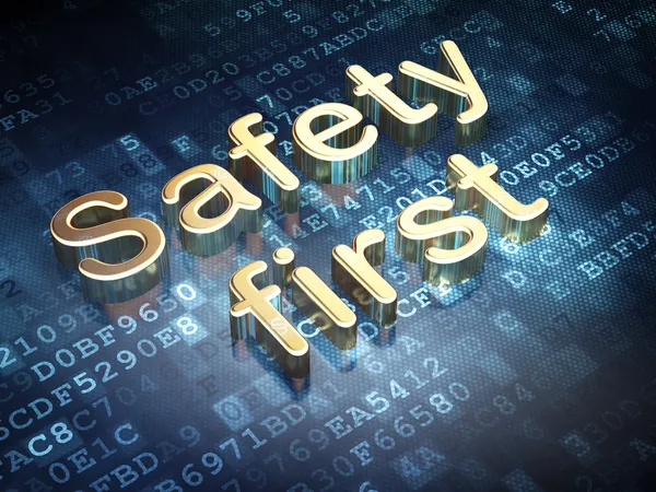 Concepto de protección: Golden Safety Primero sobre fondo digital —  Fotos de Stock