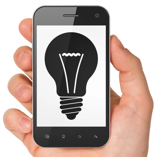 Podnikatelský koncept: žárovka na smartphone — Stock fotografie