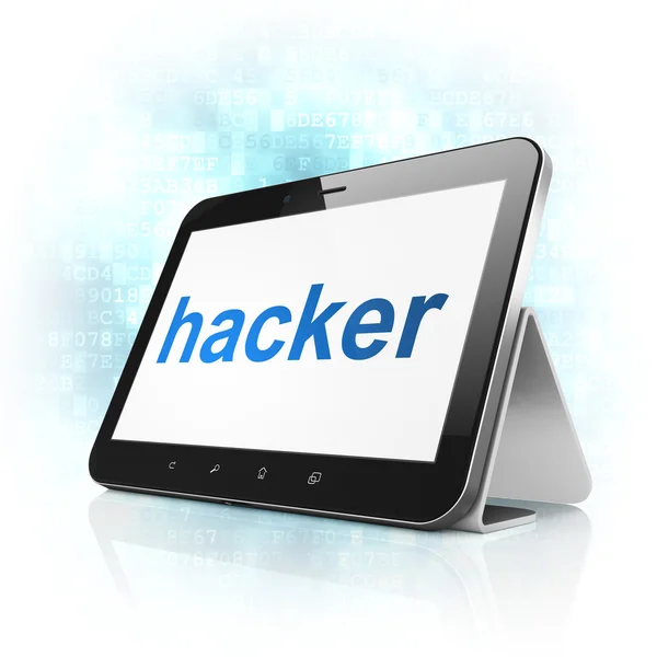 Концепция безопасности: Хакер на планшетном компьютере — стоковое фото