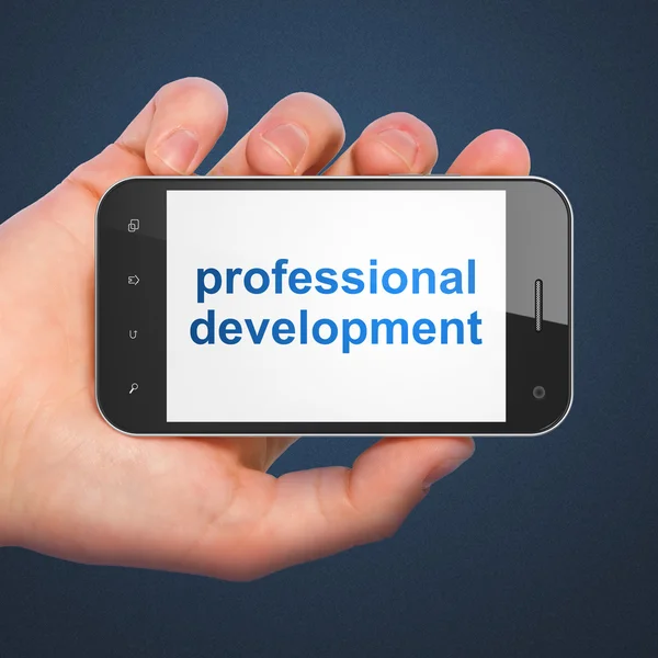 Oktatási koncepció: szakmai fejlődés smartphone — Stock Fotó