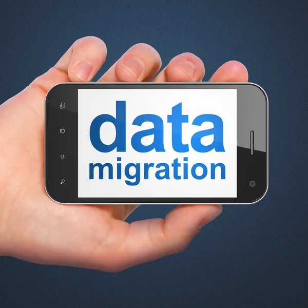 Információ fogalom: adatmigráció, smartphone — Stock Fotó