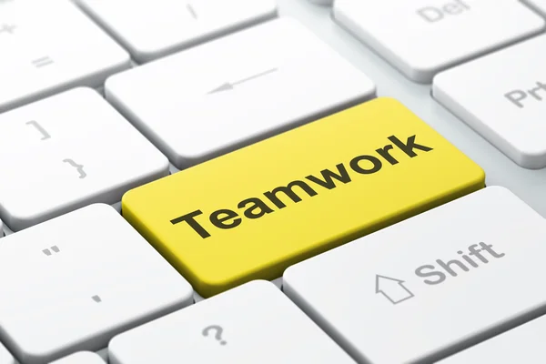 Affärsidé: Teamwork på dator tangentbord bakgrund — Stockfoto