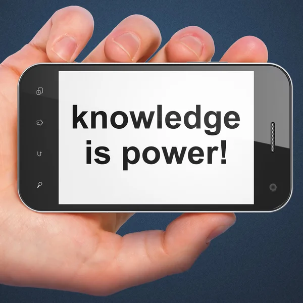 Onderwijs concept: kennis Is macht! op smartphone — Stockfoto