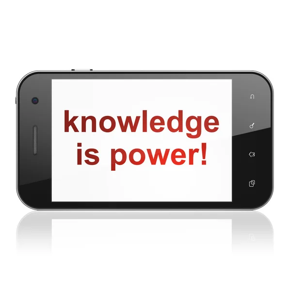 Концепция образования: знание - сила! на смартфоне — стоковое фото