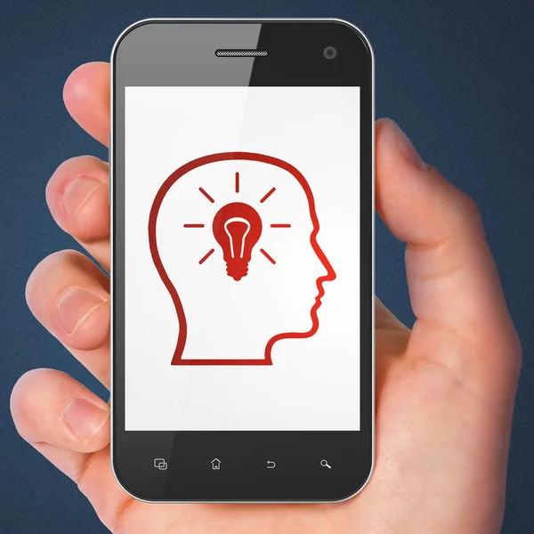 Data koncept: huvud med glödlampa på smartphone — Stockfoto