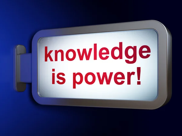 Концепция образования: знание - сила! на фоне рекламного щита — стоковое фото