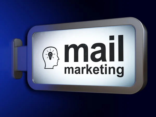 Conceito de publicidade: Mail Marketing e Cabeça com Lâmpada em b — Fotografia de Stock