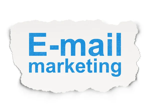 Έννοια της διαφήμισης: E-mail Marketing σε φόντο του χαρτιού — Φωτογραφία Αρχείου