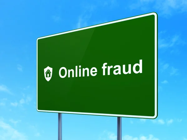 Conceito de proteção: Fraude Online e Escudo no sinal de estrada — Fotografia de Stock