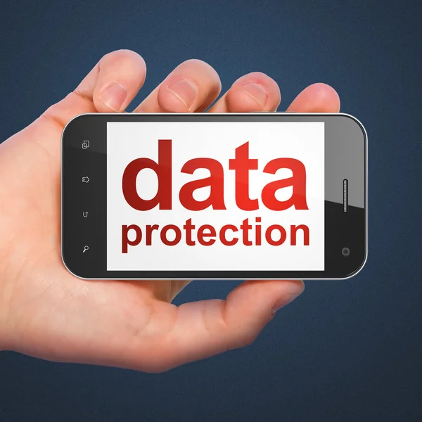 Концепция безопасности: Защита данных на смартфоне — стоковое фото