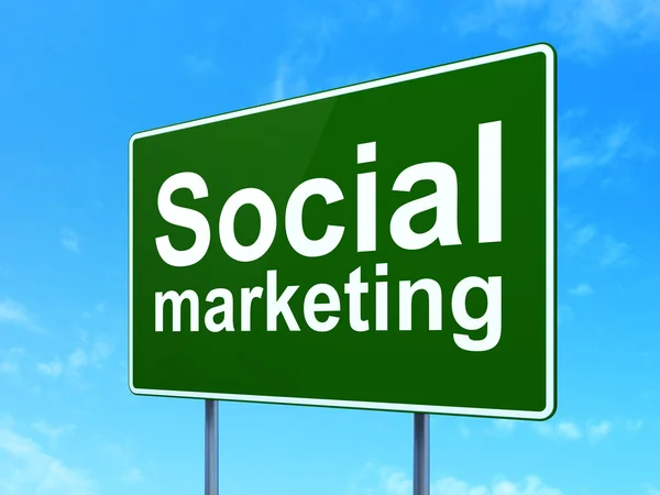 Concetto pubblicitario: Social Marketing su sfondo cartello stradale — Foto Stock