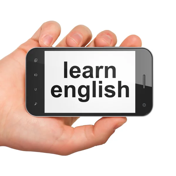 Концепция образования: Изучение английского языка на смартфоне — стоковое фото
