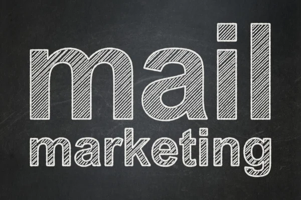 Concetto pubblicitario: Mail Marketing su sfondo lavagna — Foto Stock