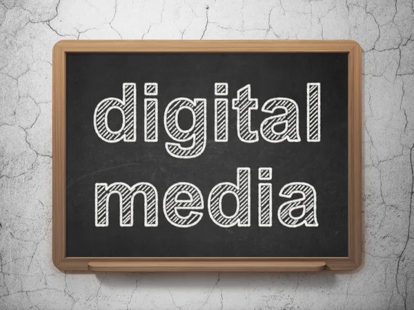 Marketingconcept: digitale media op schoolbord achtergrond — Stockfoto