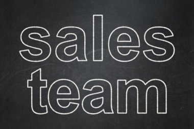 reklam kavramı: Kara tahta zemin üzerine satış ekibi