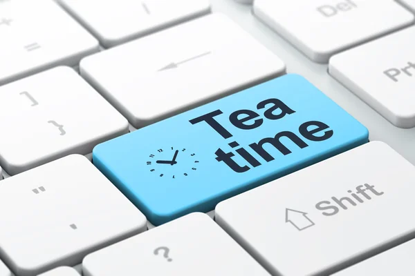 Tijd concept: klok en thee tijd op computer toetsenbord achtergrond — Stockfoto