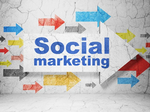Marketingový koncept: šipka se sociální marketing na grunge zdi — Stock fotografie