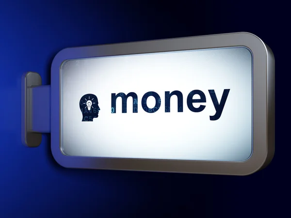 แนวคิดการเงิน: เงินและหัวด้วยหลอดไฟบนป้ายโฆษณา — ภาพถ่ายสต็อก