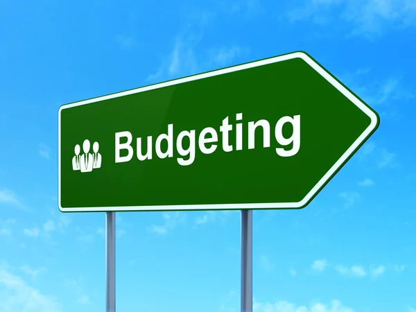 Affärsidé: budgetering och business folk på väg underteckna bakgrund — Stockfoto