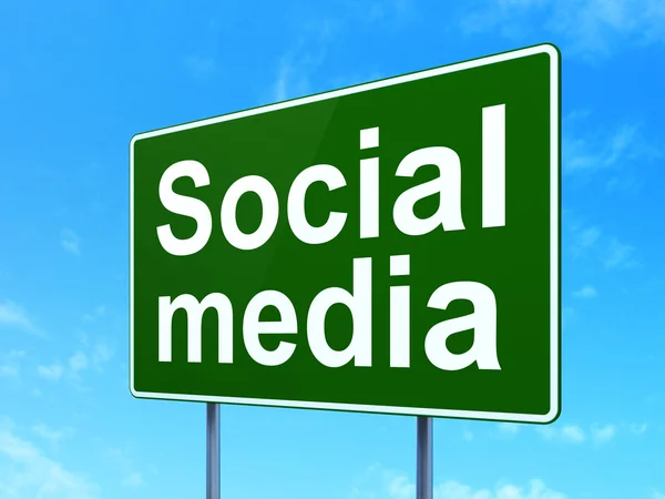 Social network concept: Social Media on road sign background — Stock Photo, Image