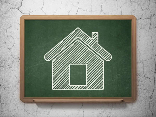 Financiën concept: huis op schoolbord achtergrond — Stockfoto