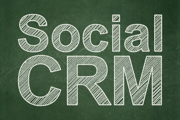 Affärsidé: social crm på svarta tavlan bakgrund — 图库照片