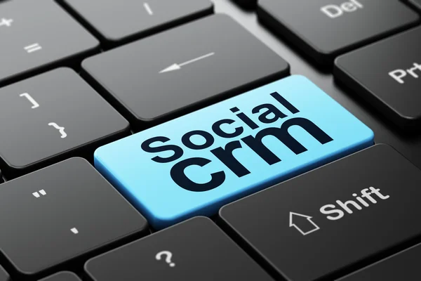 Concepto de negocio: CRM SOCIAL en el fondo del teclado de la computadora —  Fotos de Stock