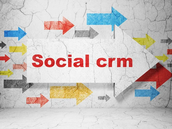 Conceito de negócio: seta com CRM Social em fundo parede grunge — Fotografia de Stock