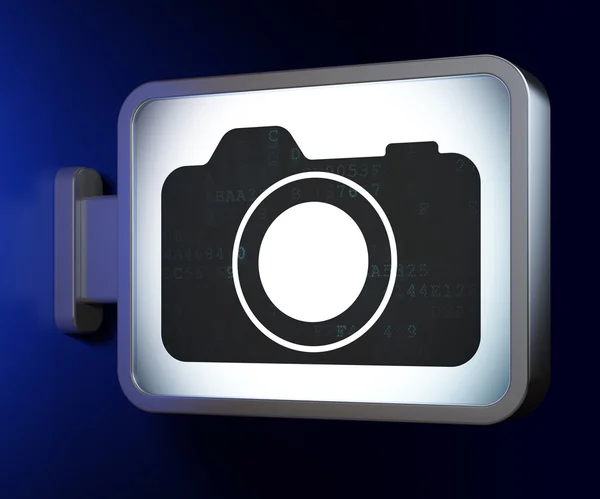 Concetto turistico: Fotocamera su sfondo cartellone — Foto Stock