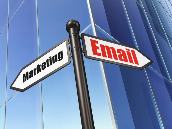 Concept d'entreprise : signe Email Marketing sur fond de bâtiment — Photo