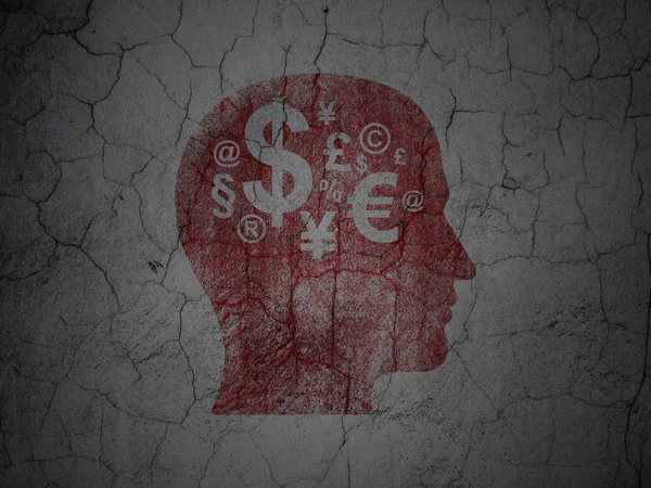 Концепция рекламы: Голова с финансовым символом на фоне гранж-стены — стоковое фото