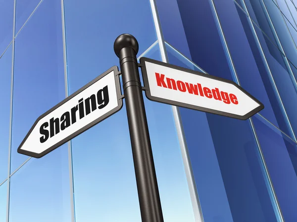 Concepto de educación: firma Knowledge Sharing on Building background — Foto de Stock