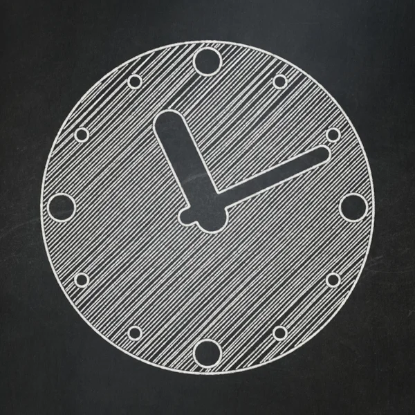 时间概念： 时钟在黑板背景 — 图库照片