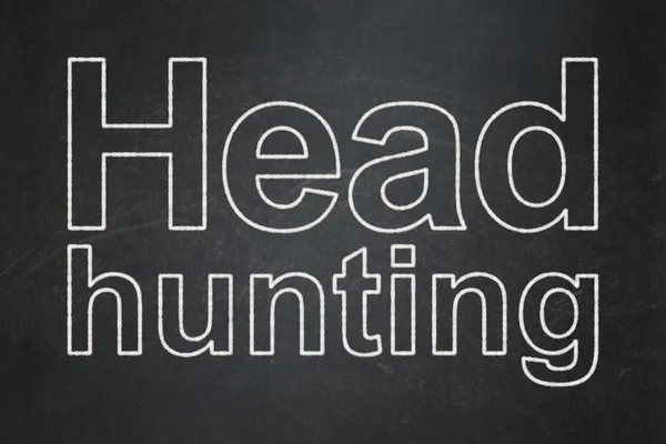 Concepto financiero: Head Hunting en el fondo de pizarra — Foto de Stock